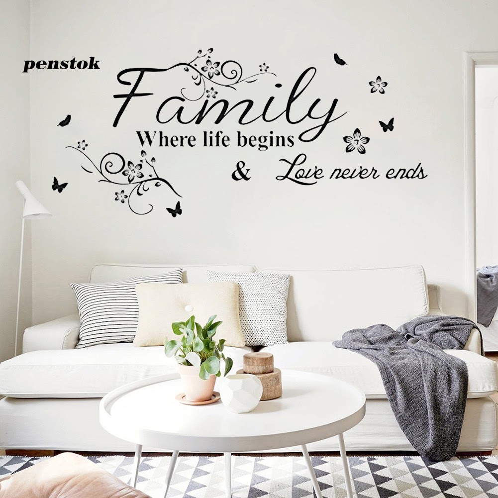 Họa tiết trang trí tường phòng khách chữ “Family” độc đáo