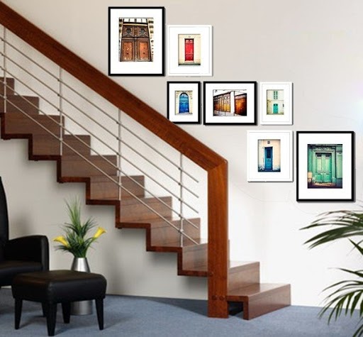 Trang trí ảnh trên tường phần cầu thang được lựa chọn nhiều tại các ngôi nhà
